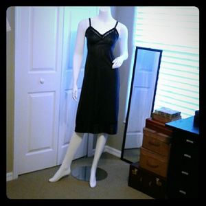 Classic vintage black slip